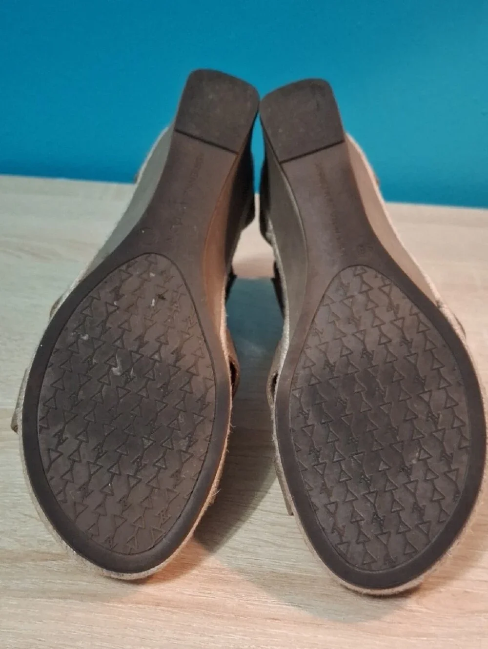 Adrienne Vittadini TRIVIA Tan T‑Strap Espadrille Wedge Sandals